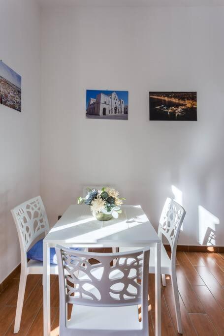 Dimora Donna Vittoria Apartment Бари Екстериор снимка